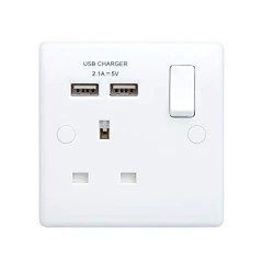 BRITISH GENERAL 1 GANG WALL SOCKET WITH 2 USB CHARGING PORT